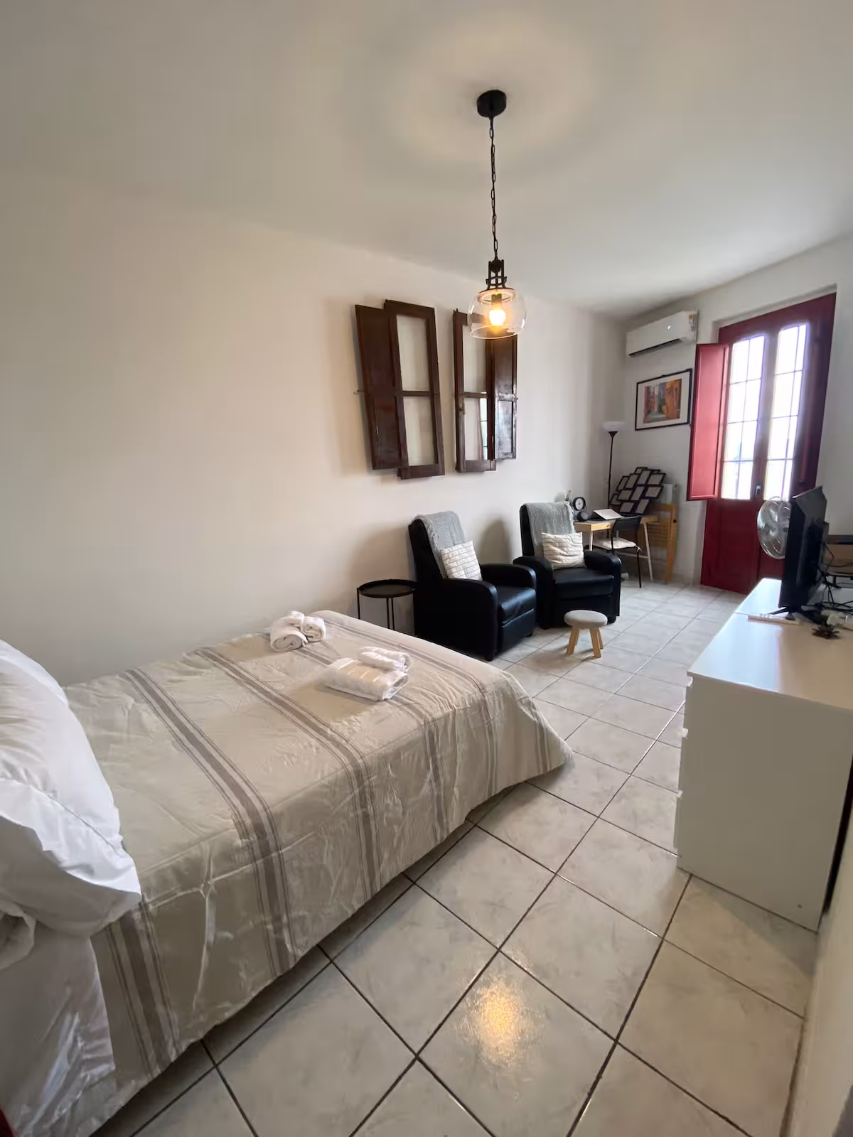 Casa Porta Rossa - Airy Ortona Rental Amongst Olives & Vineyards