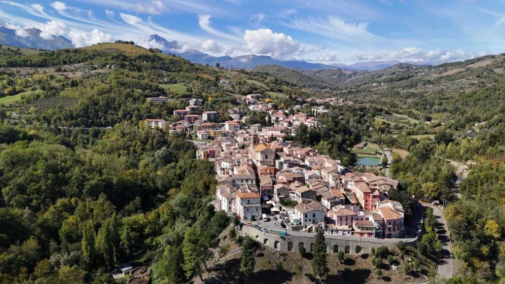 Bisenti Apartments – Short Term Terrace Apartment Rental