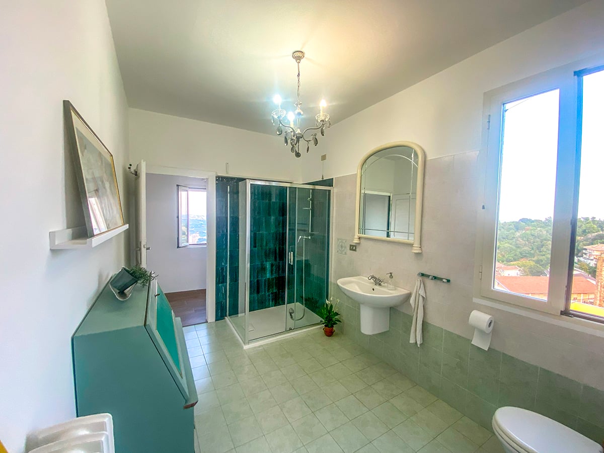 Restored 360° Historic Penthouse, Centro Storico of Penne
