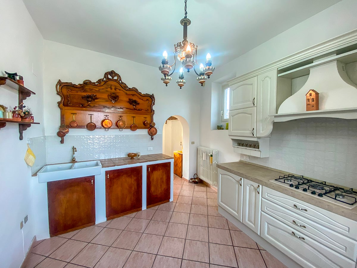 Restored 360° Historic Penthouse, Centro Storico of Penne