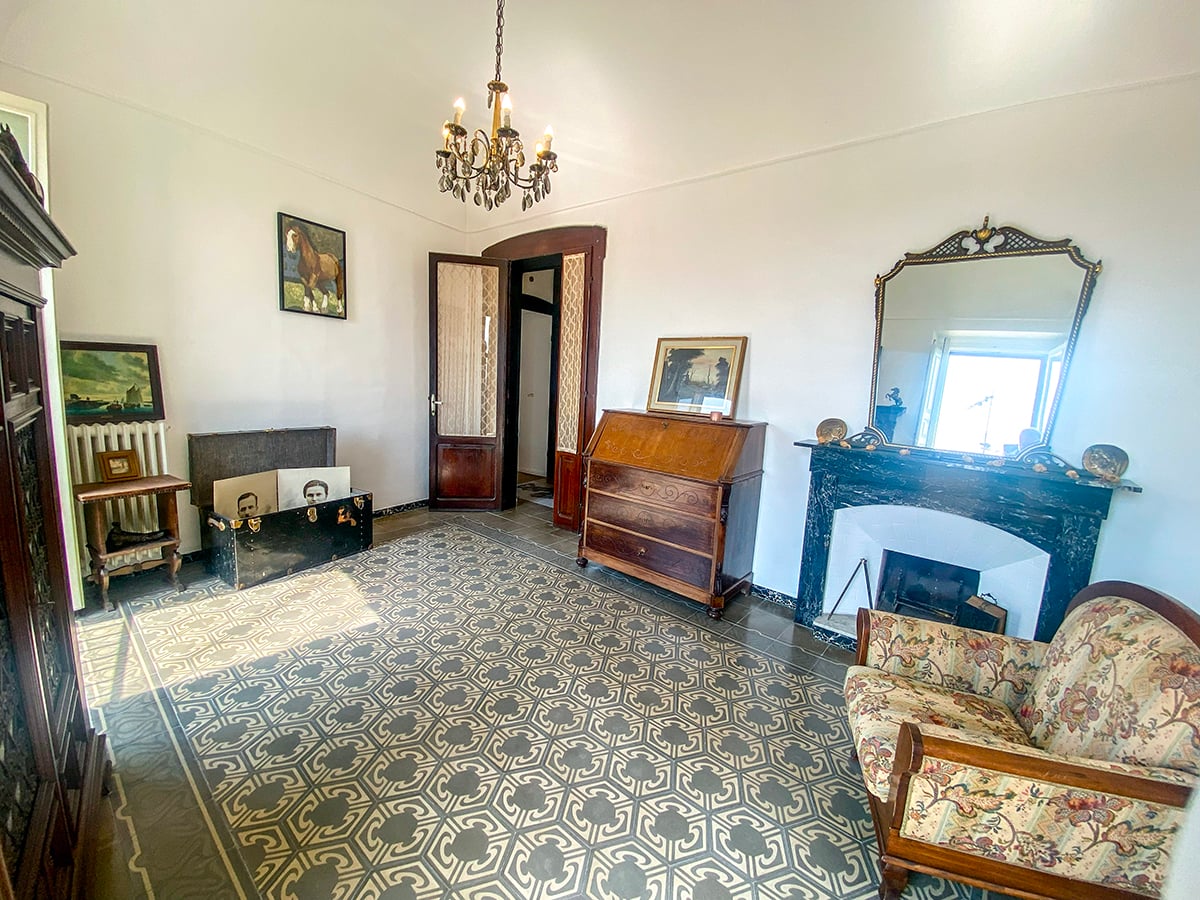 Restored 360° Historic Penthouse, Centro Storico of Penne