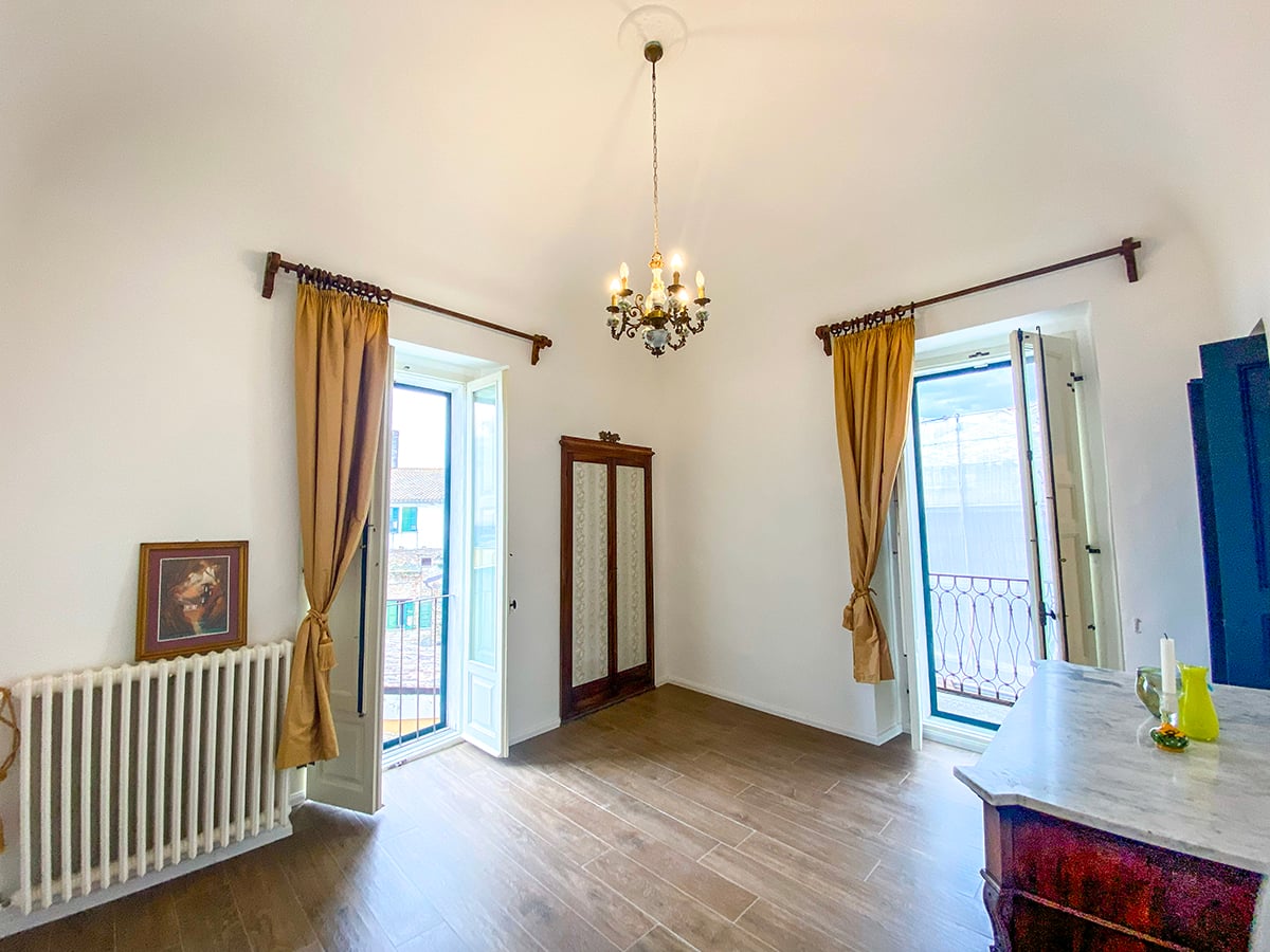 Restored 360° Historic Penthouse, Centro Storico of Penne