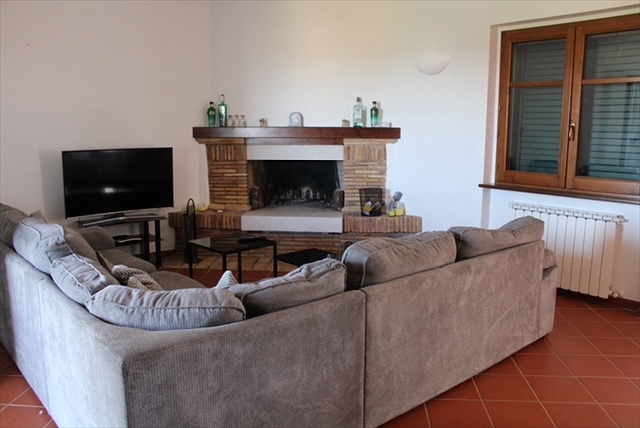 Daisy's Rest - Villa for Sale, Collecorvino, Pescara | Turnkey Home, Pool, Olive Grove