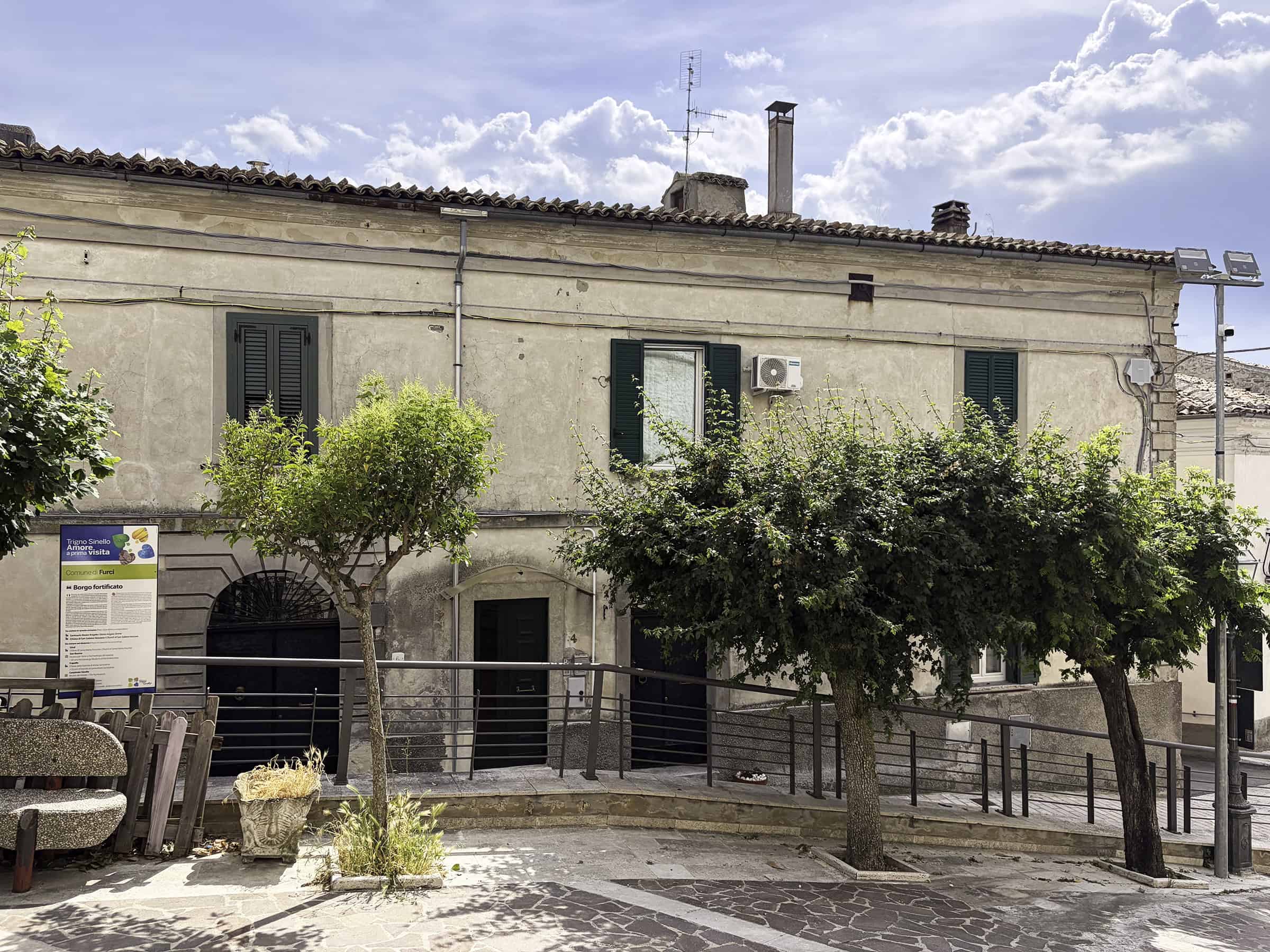Energy-Efficient Palazzo for Sale in Historic Furci, Abruzzo