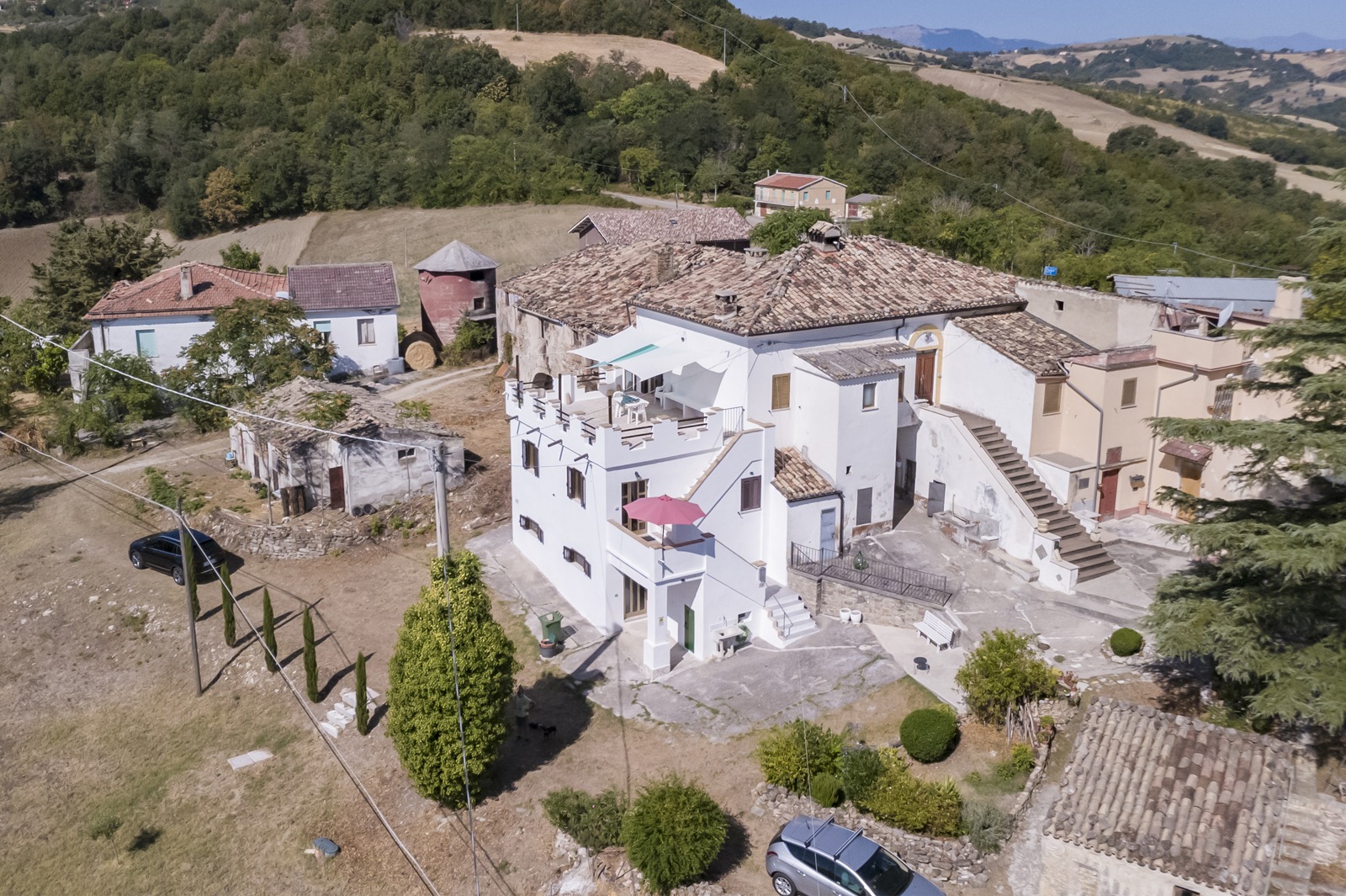 Restored Roccafinadomo Farmhouse for Abruzzo Home or Business