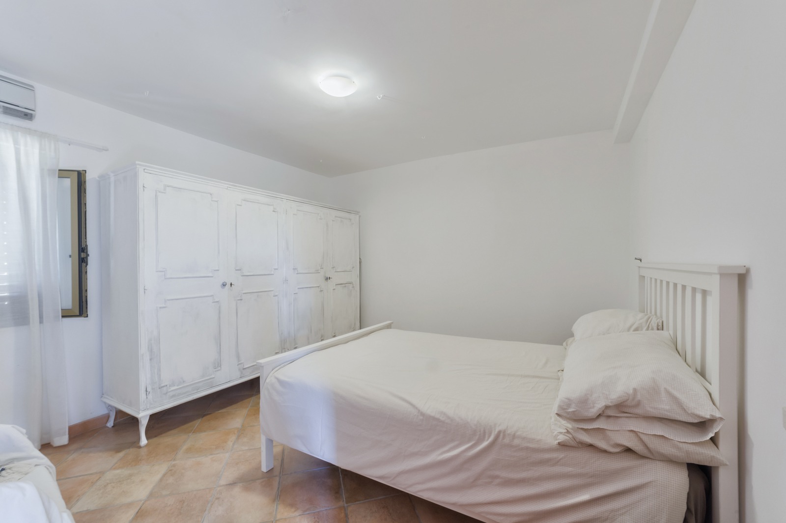 Restored Roccafinadomo Farmhouse for Abruzzo Home or Business