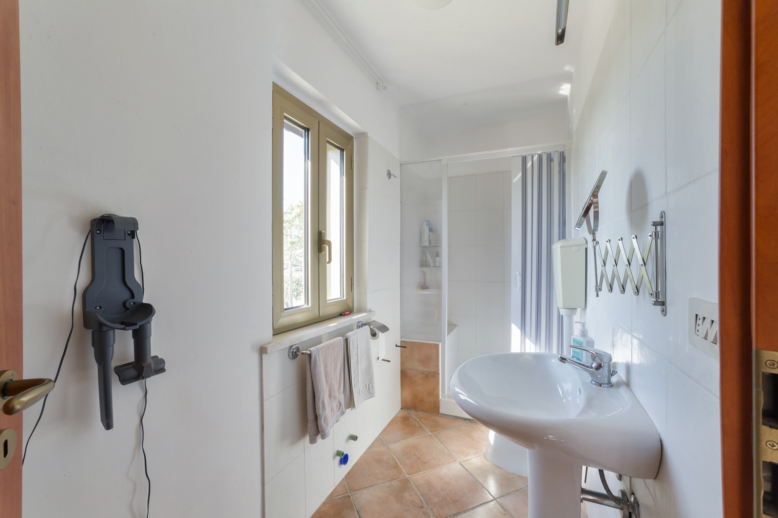 Restored Roccafinadomo Farmhouse for Abruzzo Home or Business