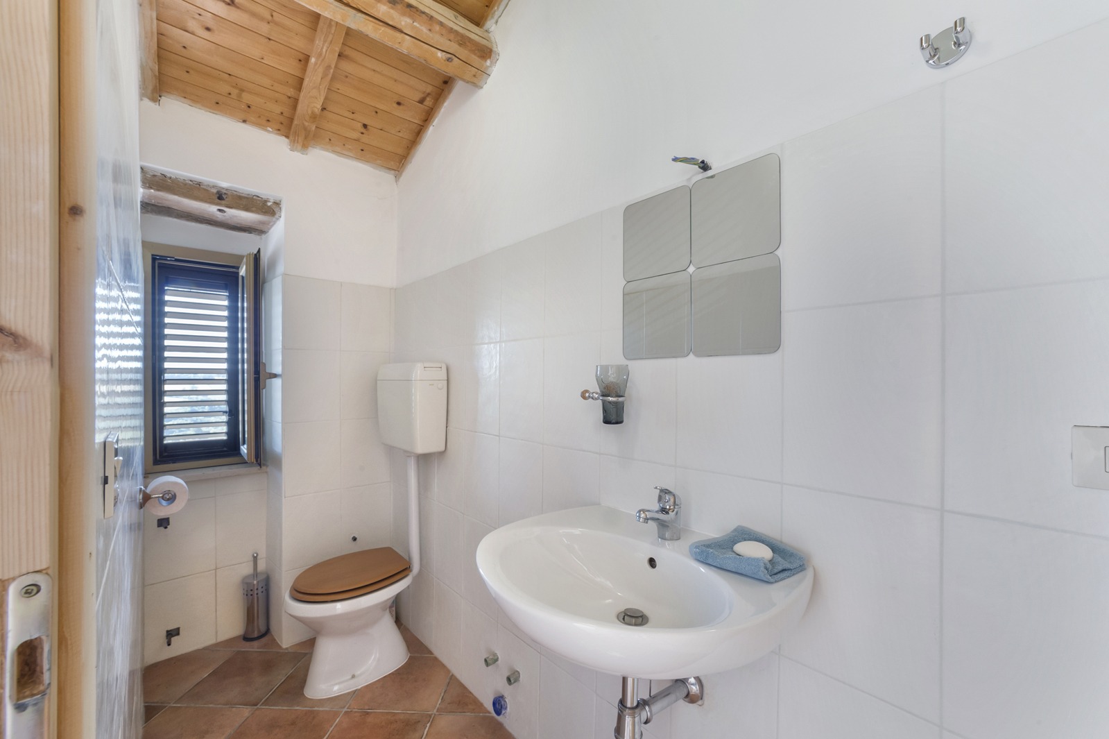 Restored Roccafinadomo Farmhouse for Abruzzo Home or Business