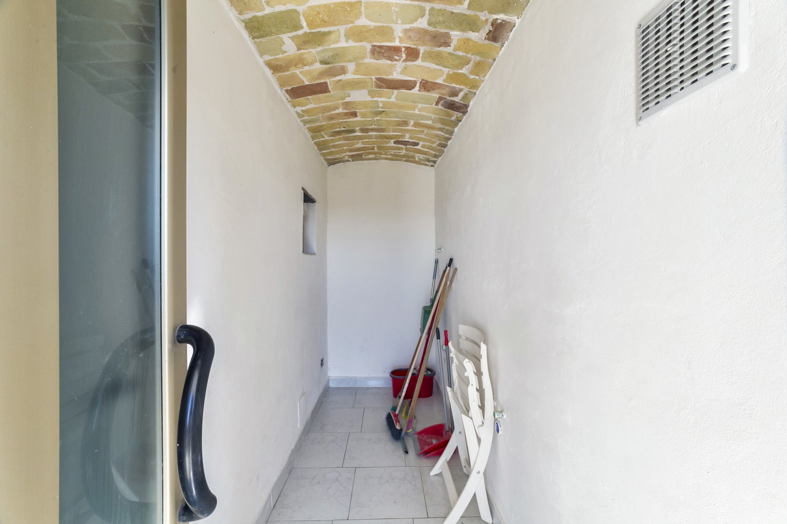 Restored Roccafinadomo Farmhouse for Abruzzo Home or Business